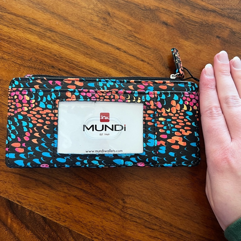 CLEARANCE Women’s Multi-Colored Snake Design Card Holder! - Picture 2 of 8